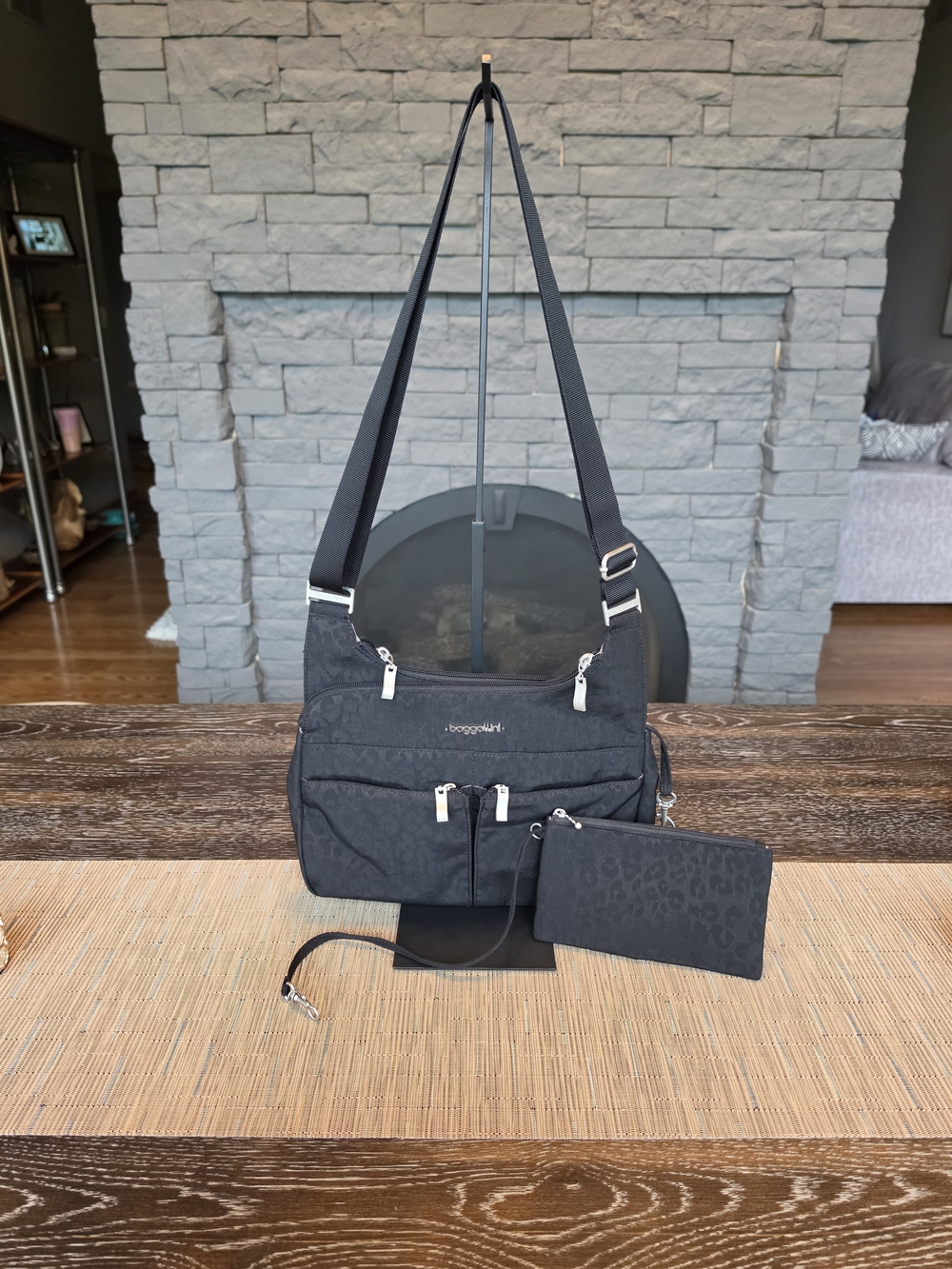 Baggallini Black Crossbody Shoulder Bag with Wristlet